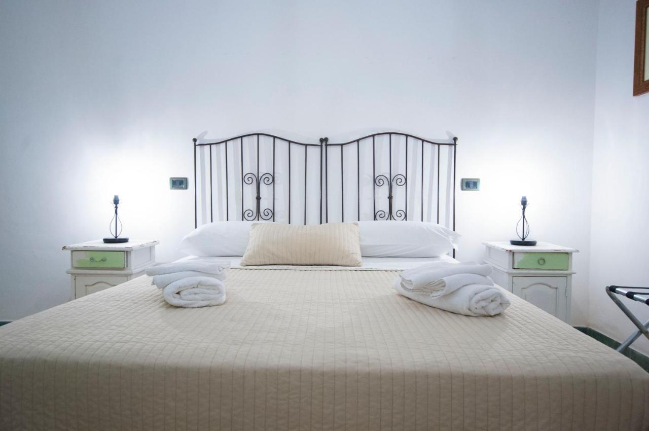 Albergo La Fontanella Noto Bagian luar foto