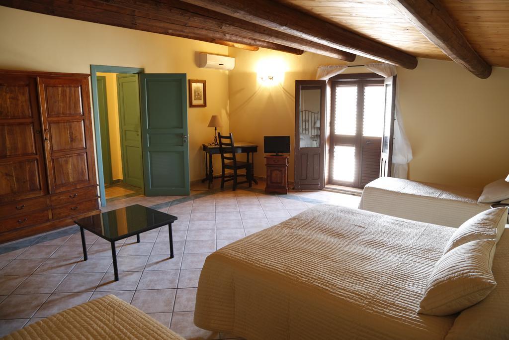 Albergo La Fontanella Noto Bagian luar foto