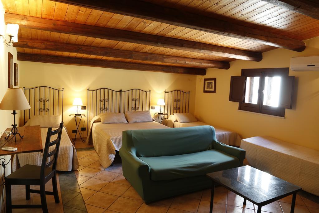 Albergo La Fontanella Noto Bagian luar foto